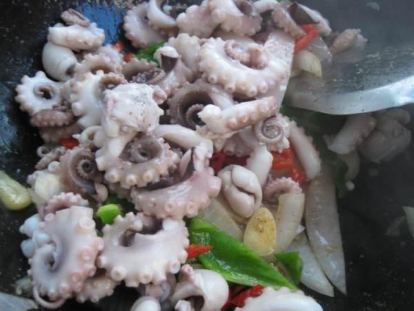 网红八爪鱼事件吃瓜视频,揭秘网络暴力与真相的较量 第1张 网红八爪鱼事件吃瓜视频,揭秘网络暴力与真相的较量 第1张